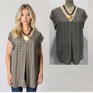 DR2 Black V-Neck Sleeveless Top Lightweight Large​​​​​​​